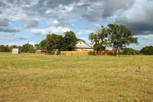 6019 Fm 3158, Dale, TX 78616