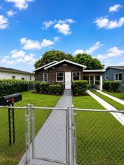 2978 NW 52nd St, Miami, FL 33142