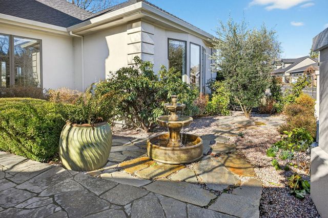 3192 Arnold Palmer Way, Medford, OR 97504