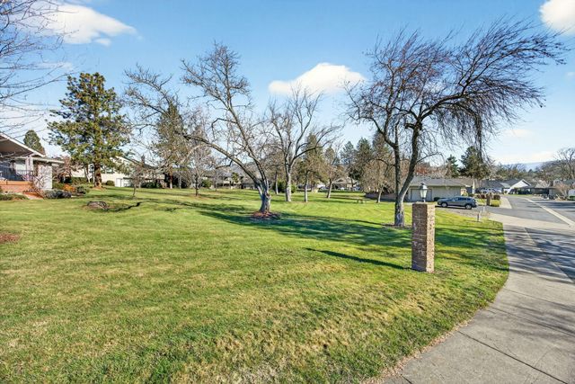 3192 Arnold Palmer Way, Medford, OR 97504