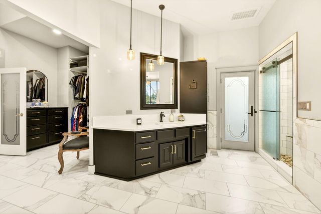 3192 Arnold Palmer Way, Medford, OR 97504