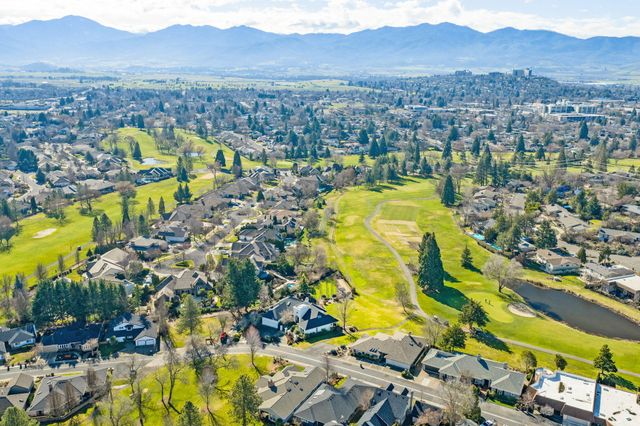 3192 Arnold Palmer Way, Medford, OR 97504