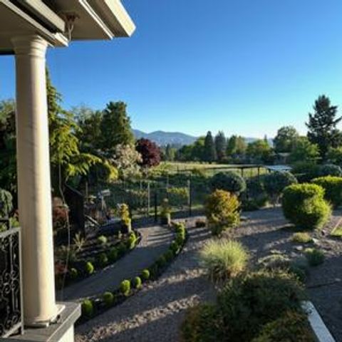 3192 Arnold Palmer Way, Medford, OR 97504