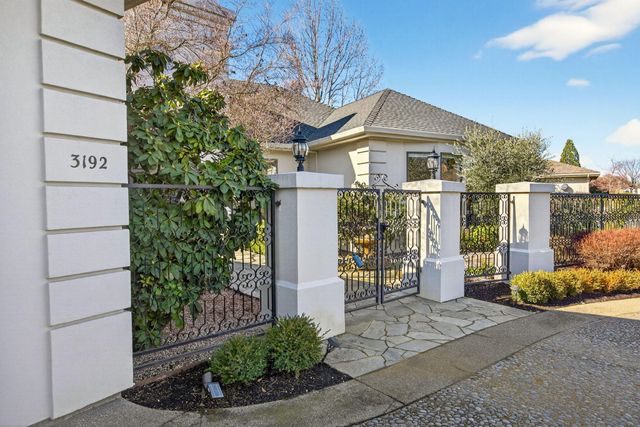 3192 Arnold Palmer Way, Medford, OR 97504