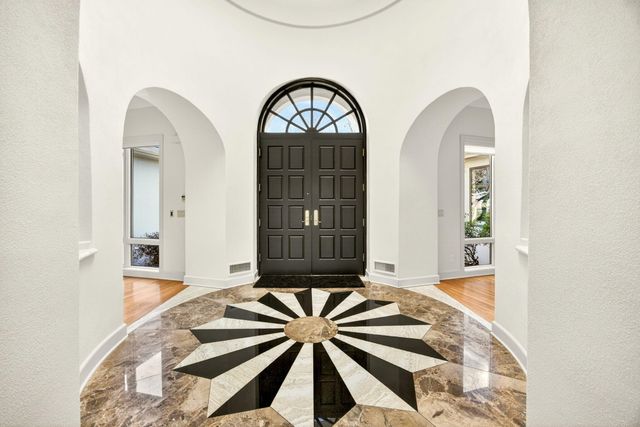 3192 Arnold Palmer Way, Medford, OR 97504