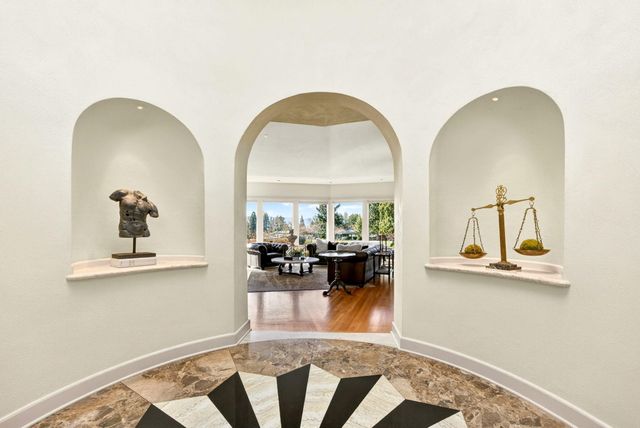 3192 Arnold Palmer Way, Medford, OR 97504