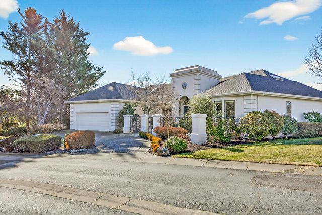 3192 Arnold Palmer Way, Medford, OR 97504