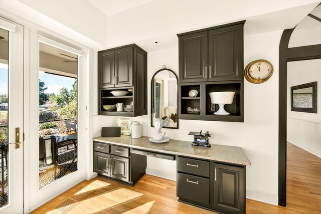 3192 Arnold Palmer Way, Medford, OR 97504