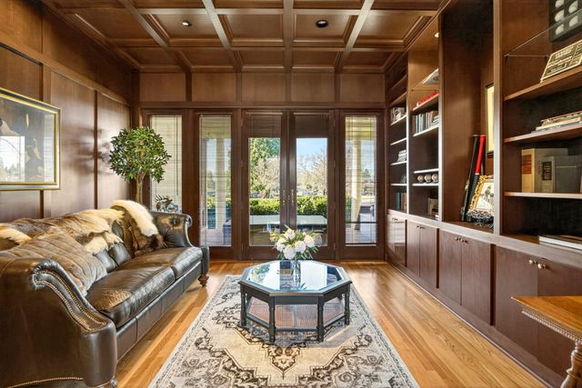 3192 Arnold Palmer Way, Medford, OR 97504