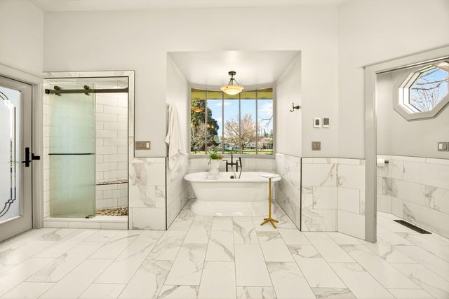 3192 Arnold Palmer Way, Medford, OR 97504