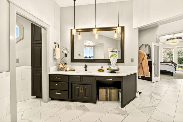 3192 Arnold Palmer Way, Medford, OR 97504