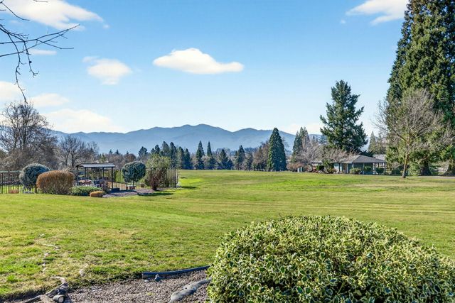 3192 Arnold Palmer Way, Medford, OR 97504