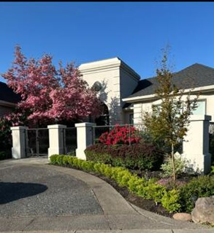 3192 Arnold Palmer Way, Medford, OR 97504