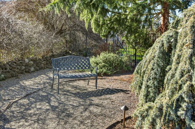 3192 Arnold Palmer Way, Medford, OR 97504