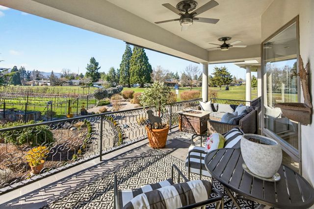 3192 Arnold Palmer Way, Medford, OR 97504