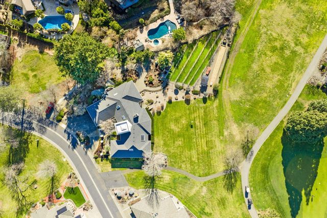 3192 Arnold Palmer Way, Medford, OR 97504