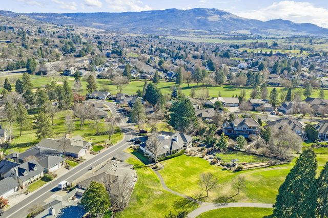 3192 Arnold Palmer Way, Medford, OR 97504