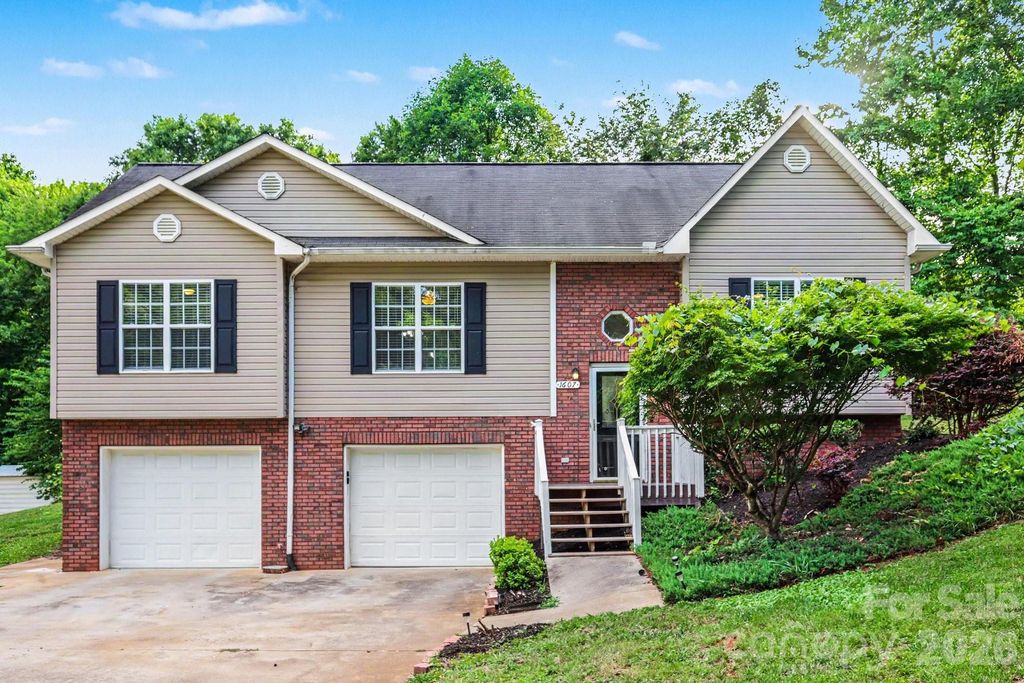 1607 Indian Springs Drive NW, Conover, NC 28613