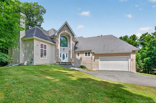 21 Huyler Drive, Hyde Park, NY 12538