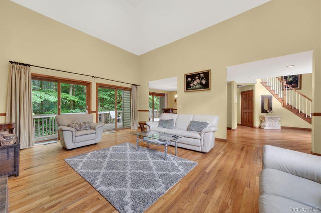 21 Huyler Drive, Hyde Park, NY 12538
