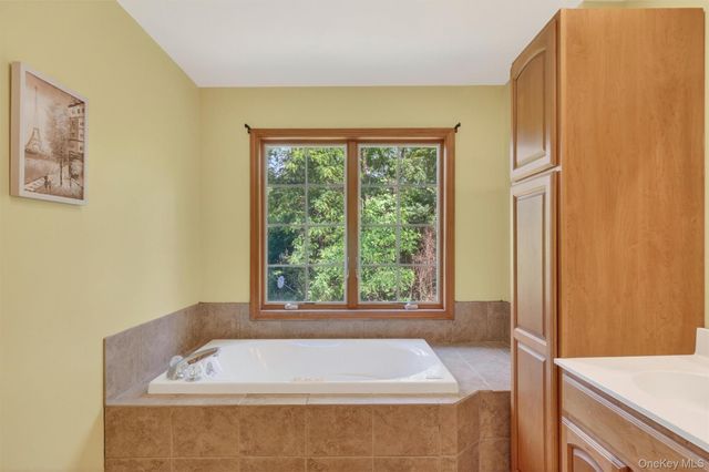 21 Huyler Drive, Hyde Park, NY 12538