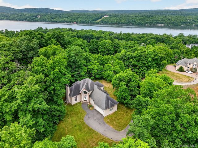 21 Huyler Drive, Hyde Park, NY 12538