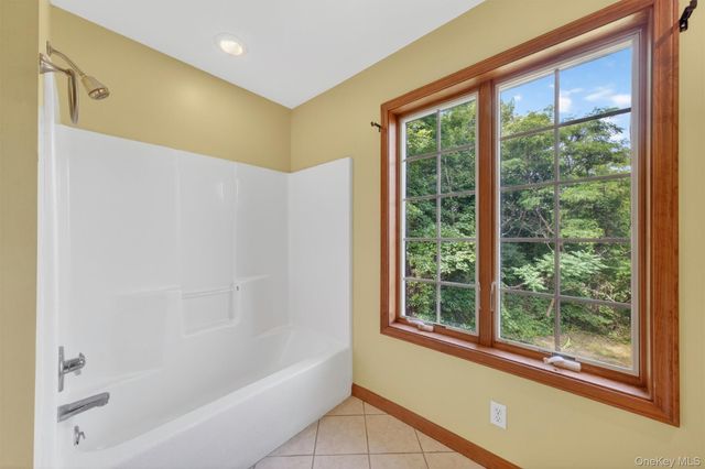 21 Huyler Drive, Hyde Park, NY 12538