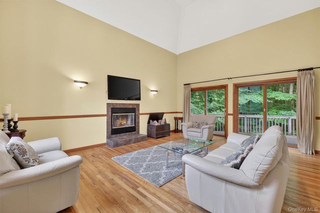 21 Huyler Drive, Hyde Park, NY 12538