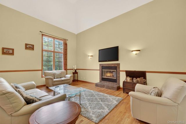 21 Huyler Drive, Hyde Park, NY 12538