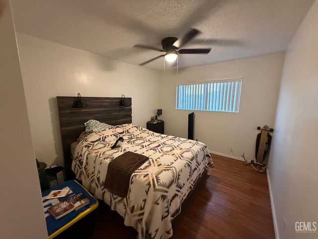 4212 Charter Oaks Avenue, Bakersfield, CA 93309