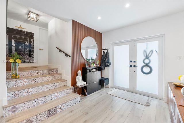 14830 N Spur Dr, Miami, FL 33161