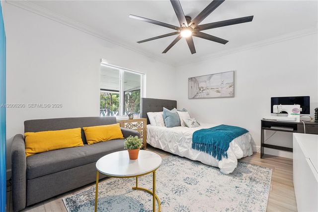 14830 N Spur Dr, Miami, FL 33161