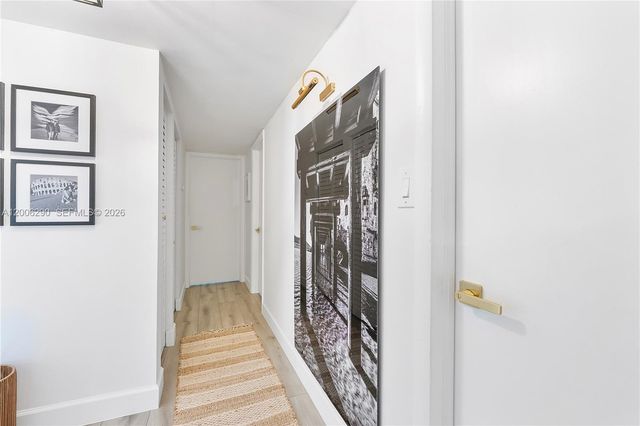 14830 N Spur Dr, Miami, FL 33161