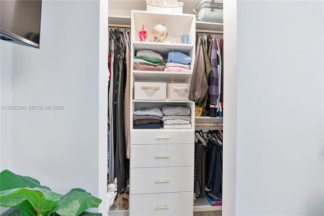 14830 N Spur Dr, Miami, FL 33161