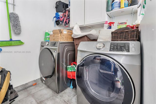 14830 N Spur Dr, Miami, FL 33161