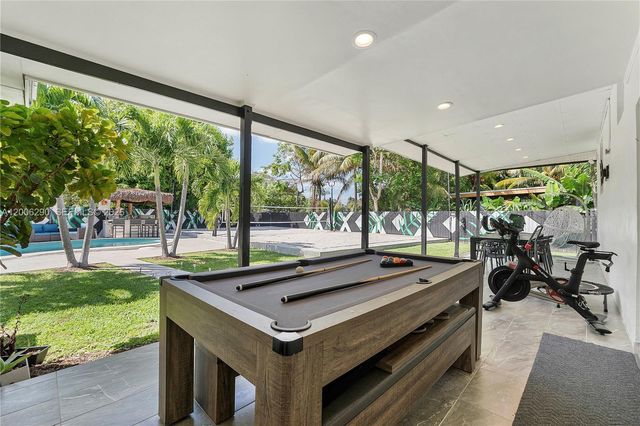 14830 N Spur Dr, Miami, FL 33161