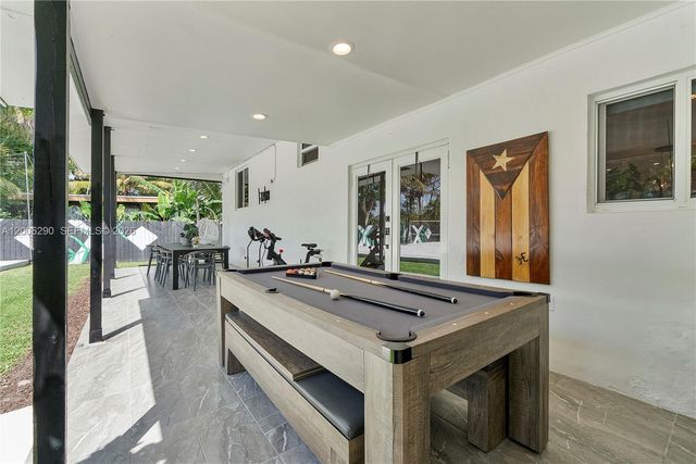 14830 N Spur Dr, Miami, FL 33161