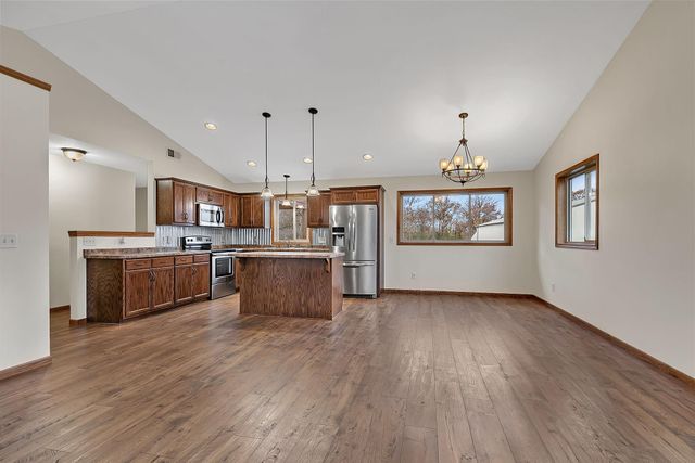 3135 Quarry Road NE, Sauk Rapids, MN 56379
