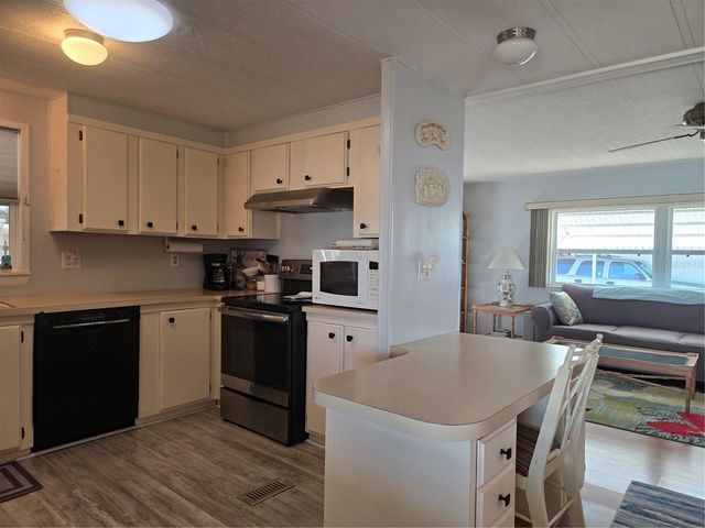 500 LONGWOOD DRIVE, Venice, FL 34285