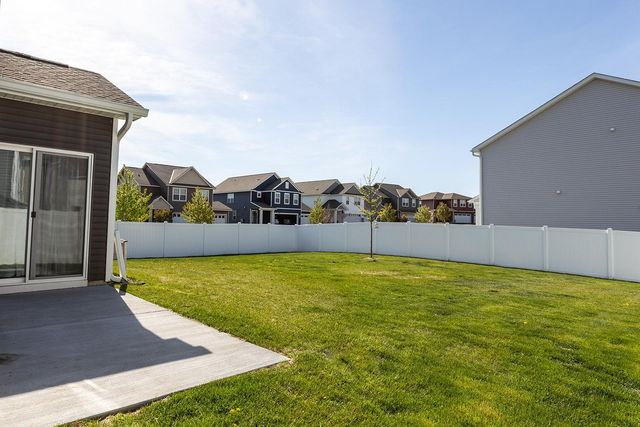 1702 Athens Terrace, Shakopee, MN 55379