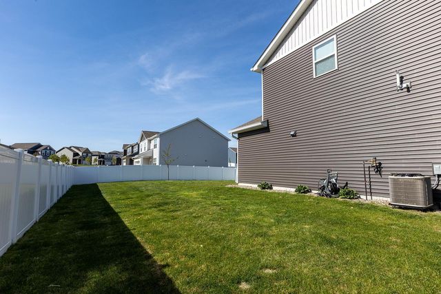 1702 Athens Terrace, Shakopee, MN 55379