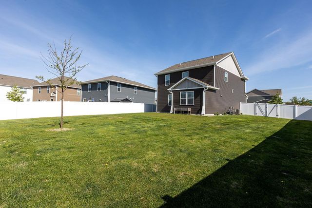 1702 Athens Terrace, Shakopee, MN 55379