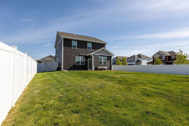 1702 Athens Terrace, Shakopee, MN 55379