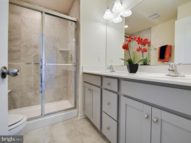 56 IRON GATE RD, Sicklerville, NJ 08081