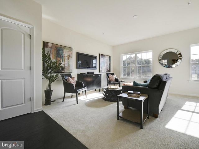 56 IRON GATE RD, Sicklerville, NJ 08081