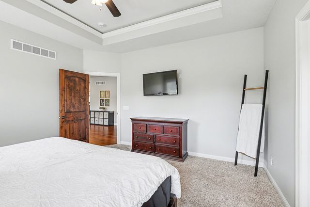 1007 Lakeview Drive, Pella, IA 50219