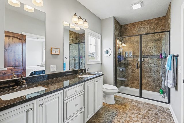 1007 Lakeview Drive, Pella, IA 50219