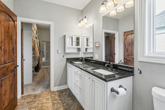 1007 Lakeview Drive, Pella, IA 50219