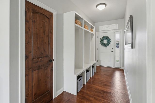 1007 Lakeview Drive, Pella, IA 50219