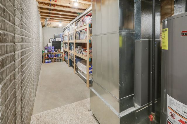 1007 Lakeview Drive, Pella, IA 50219